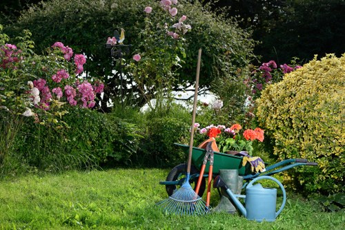 Expert gardeners working in Kentish Town